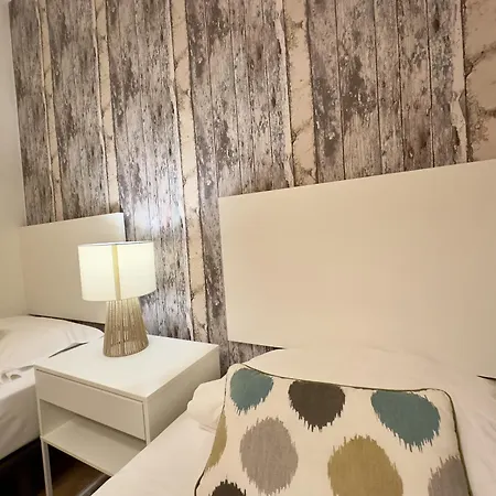 Urbe10 Plaza De Uncibay 3 Bedrooms Apatment Apartment *