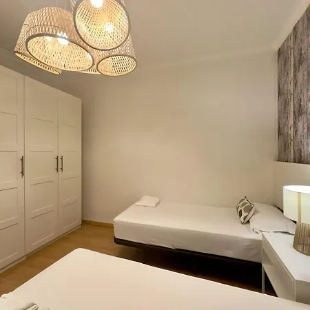 Urbe10 Plaza De Uncibay 3 Bedrooms Apatment