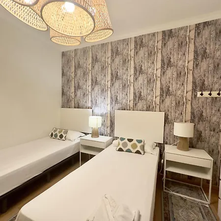 Urbe10 Plaza De Uncibay 3 Bedrooms Apatment *